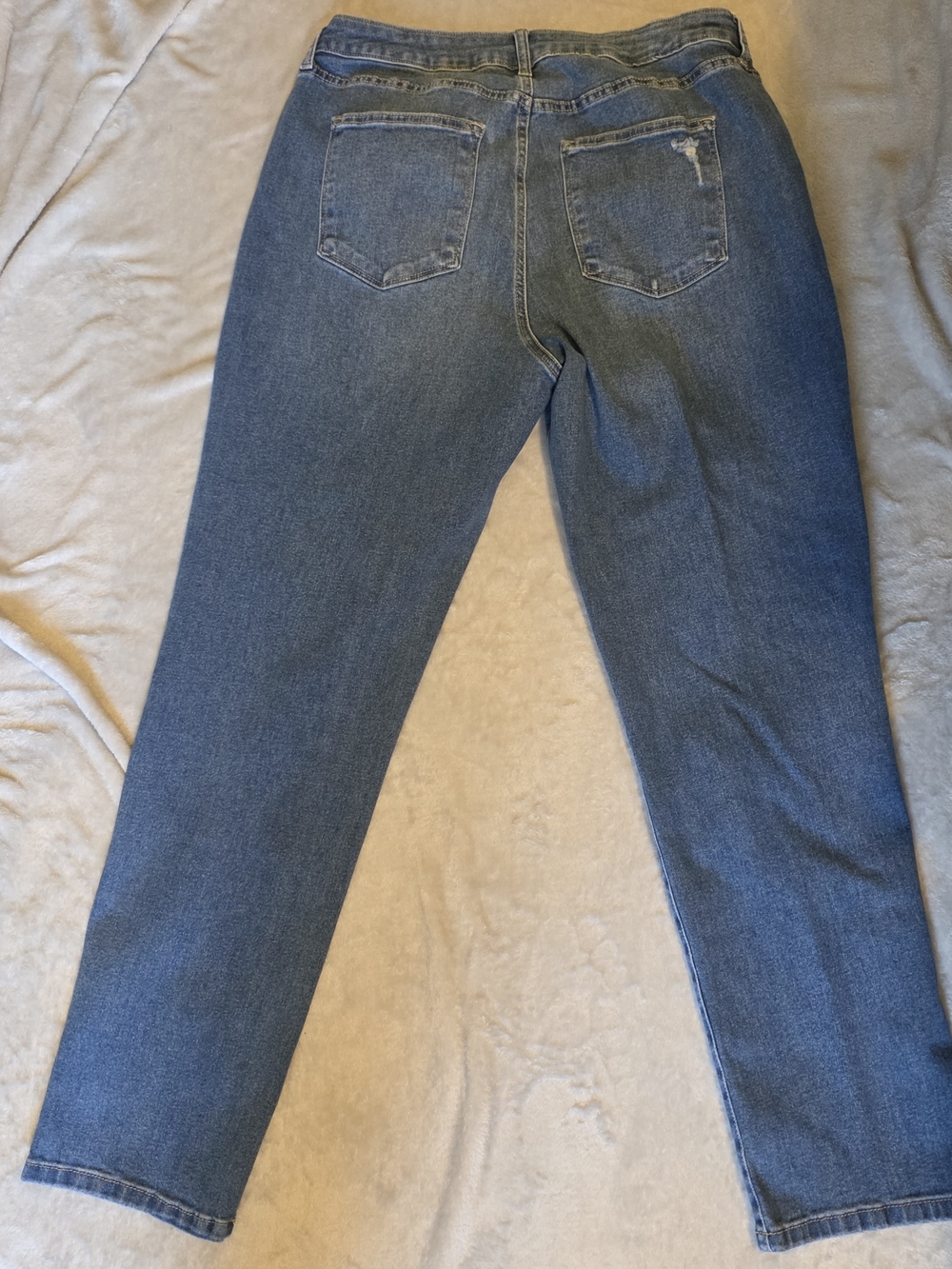 Sonoma Women's Straight Leg Jeans in Medium Blue Denim Like New
